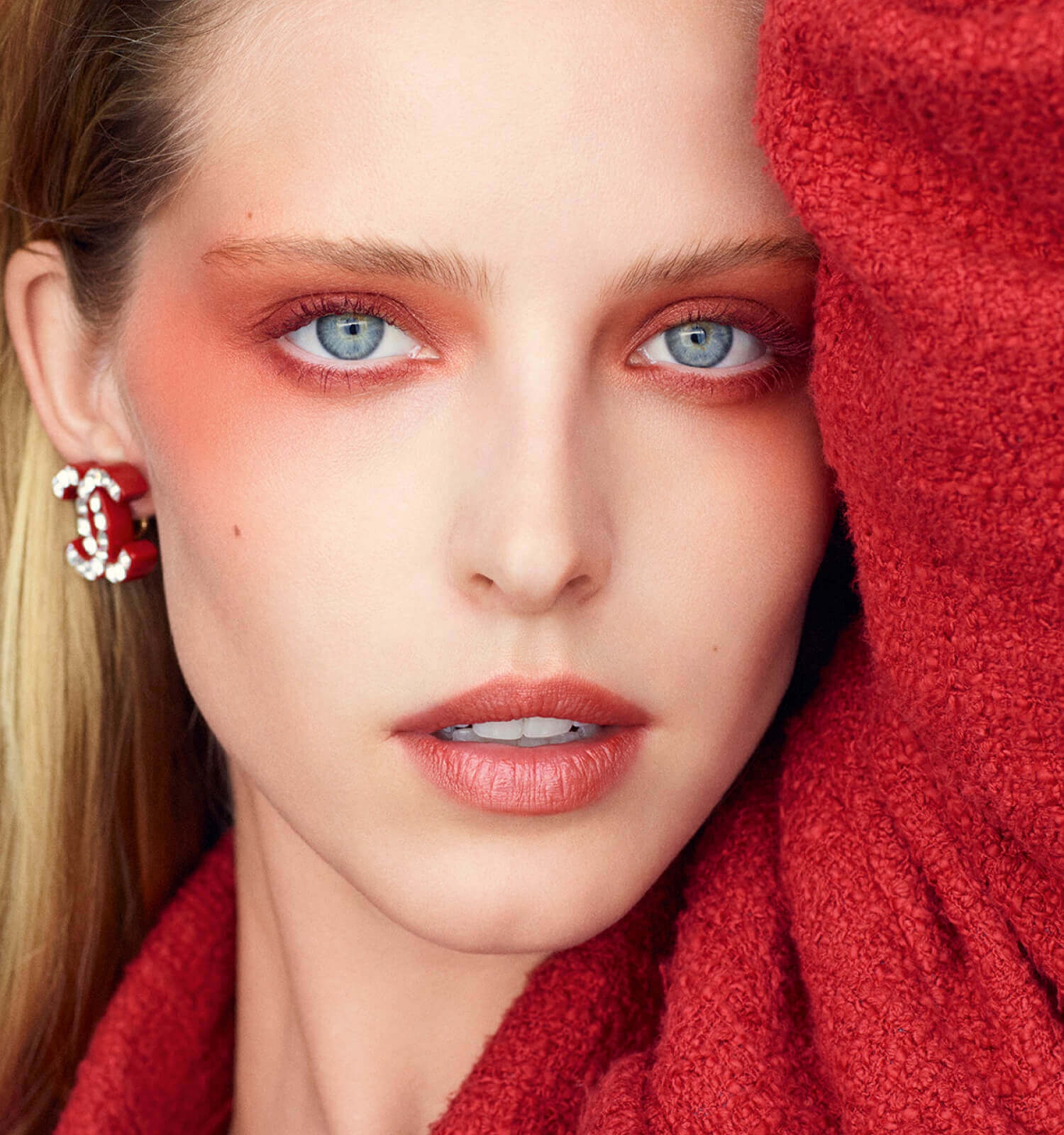 El rojo vuelve con gran pasión en Verano 2023